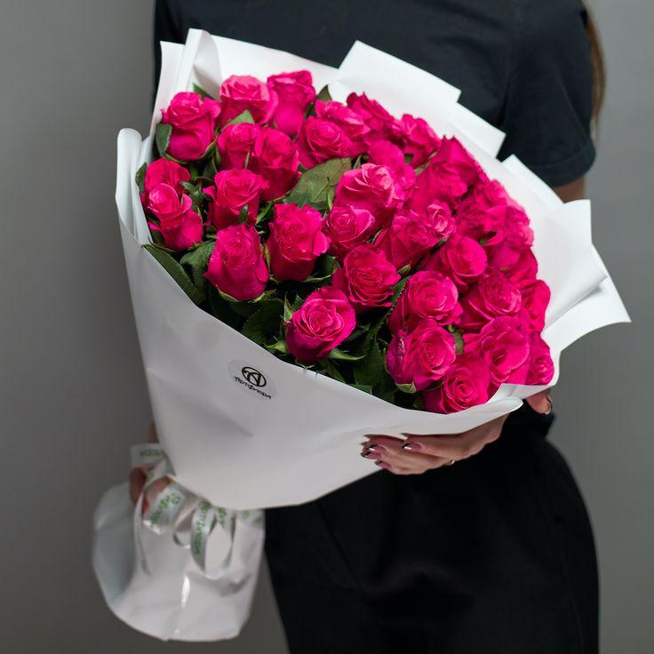 Oak Paper Studio workshop space where corporate flower arrangements are designed and prepared for business delivery